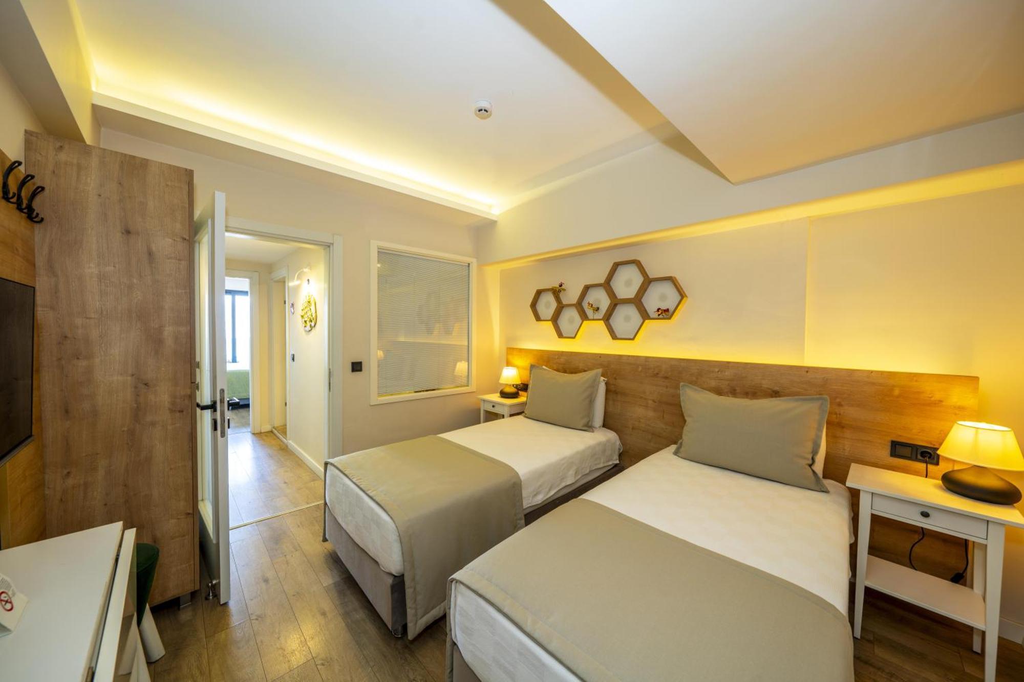 Ece Marina Suites Fethiye Buitenkant foto