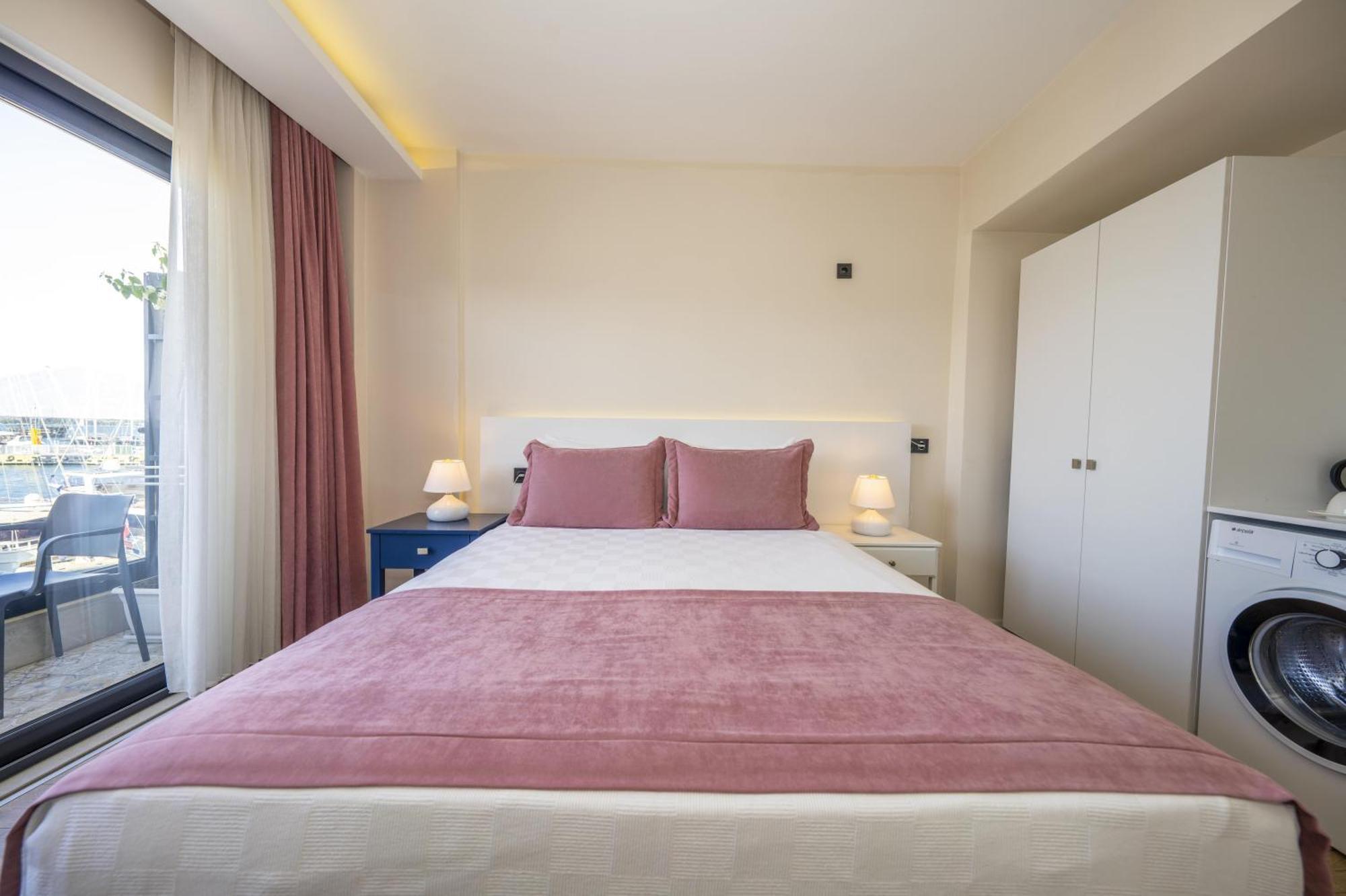 Ece Marina Suites Fethiye Buitenkant foto
