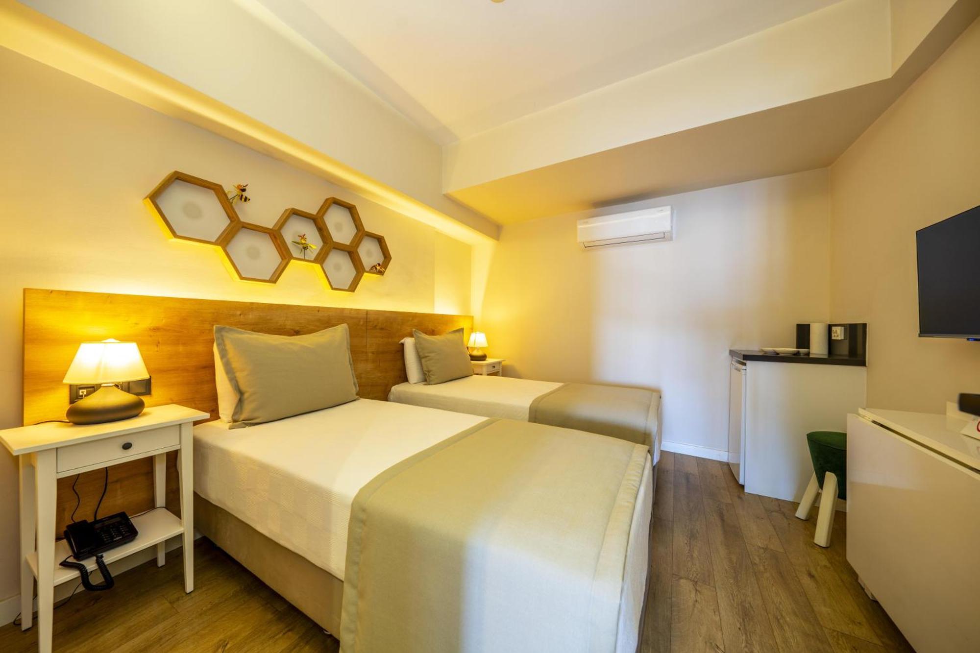 Ece Marina Suites Fethiye Buitenkant foto